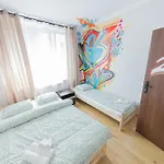 Graffiti Hostel *