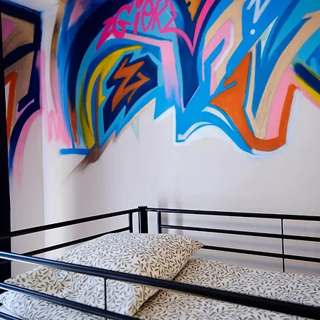 Graffiti Vandrerhjem *