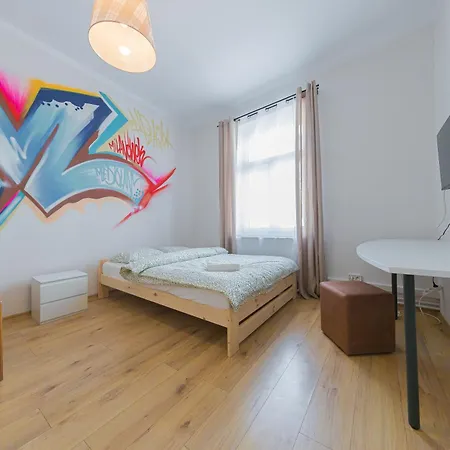 Vandrerhjem Graffiti *